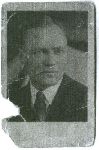 Ppor. Wincenty D�browa - fotografia przestrzelona niemieckim pociskiem podczas egzekucji (archiwum rodzinne).